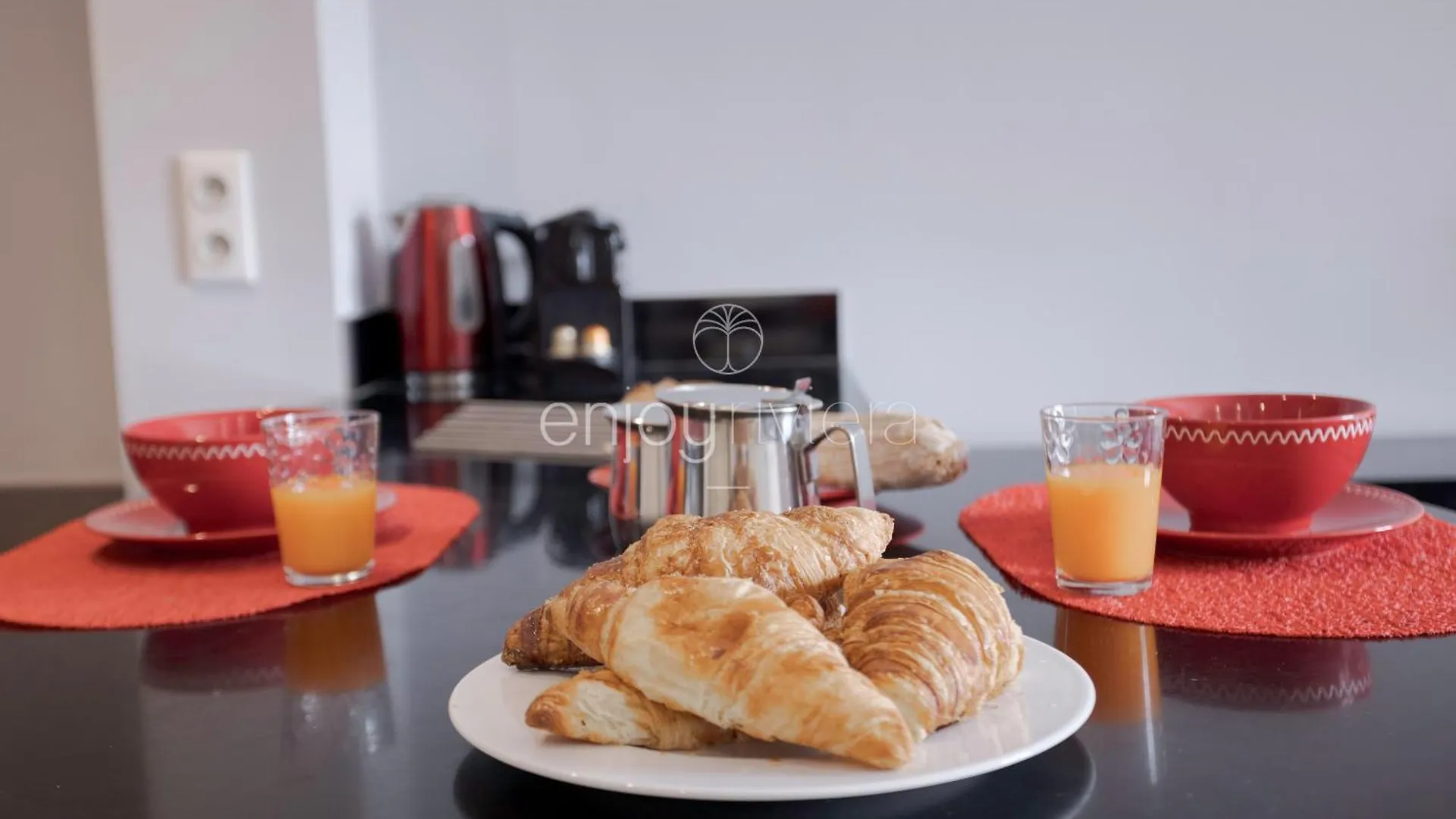 Palais Miramar - Suite & B31 - Croisette Emplacement Unique - 20M Plage - Wifi - Clim Cannes France