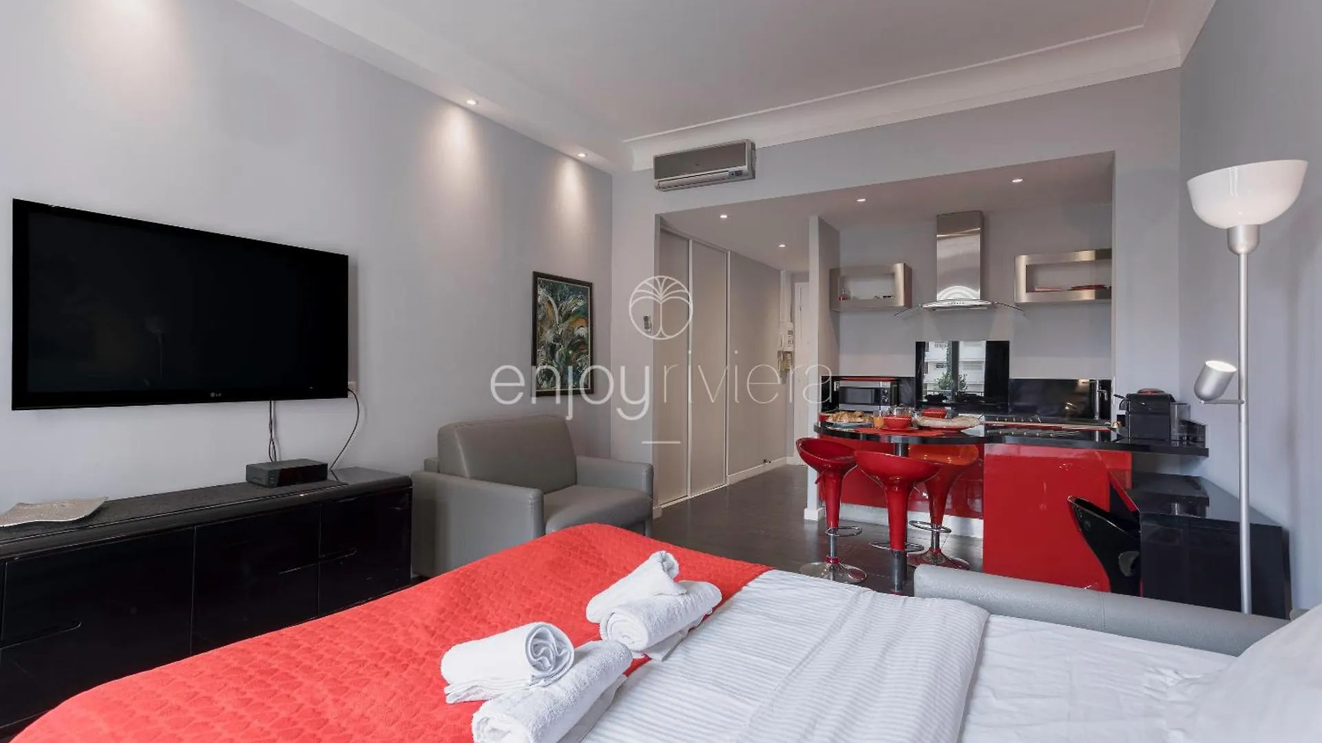Palais Miramar - Suite & B31 - Croisette Emplacement Unique - 20M Plage - Wifi - Clim contacts
