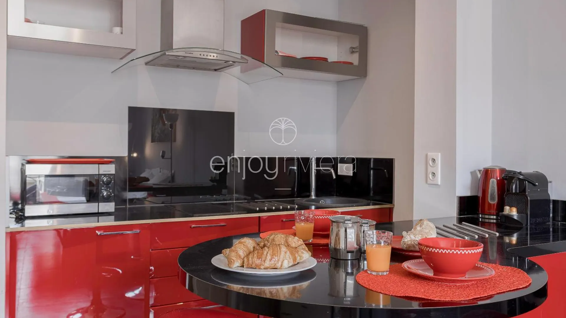 Palais Miramar - Suite & B31 - Croisette Emplacement Unique - 20M Plage - Wifi - Clim Cannes 0*,  France
