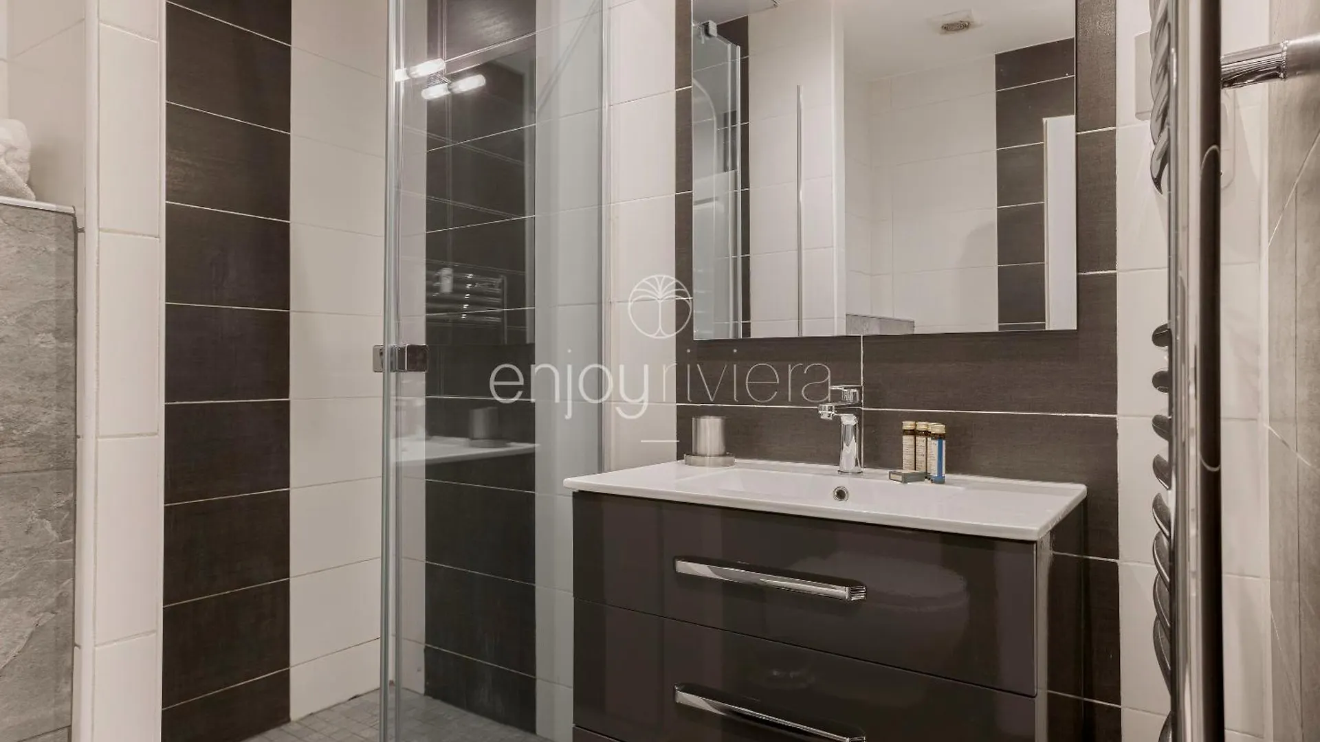 Palais Miramar - Suite & B31 - Croisette Emplacement Unique - 20M Plage - Wifi - Clim Cannes